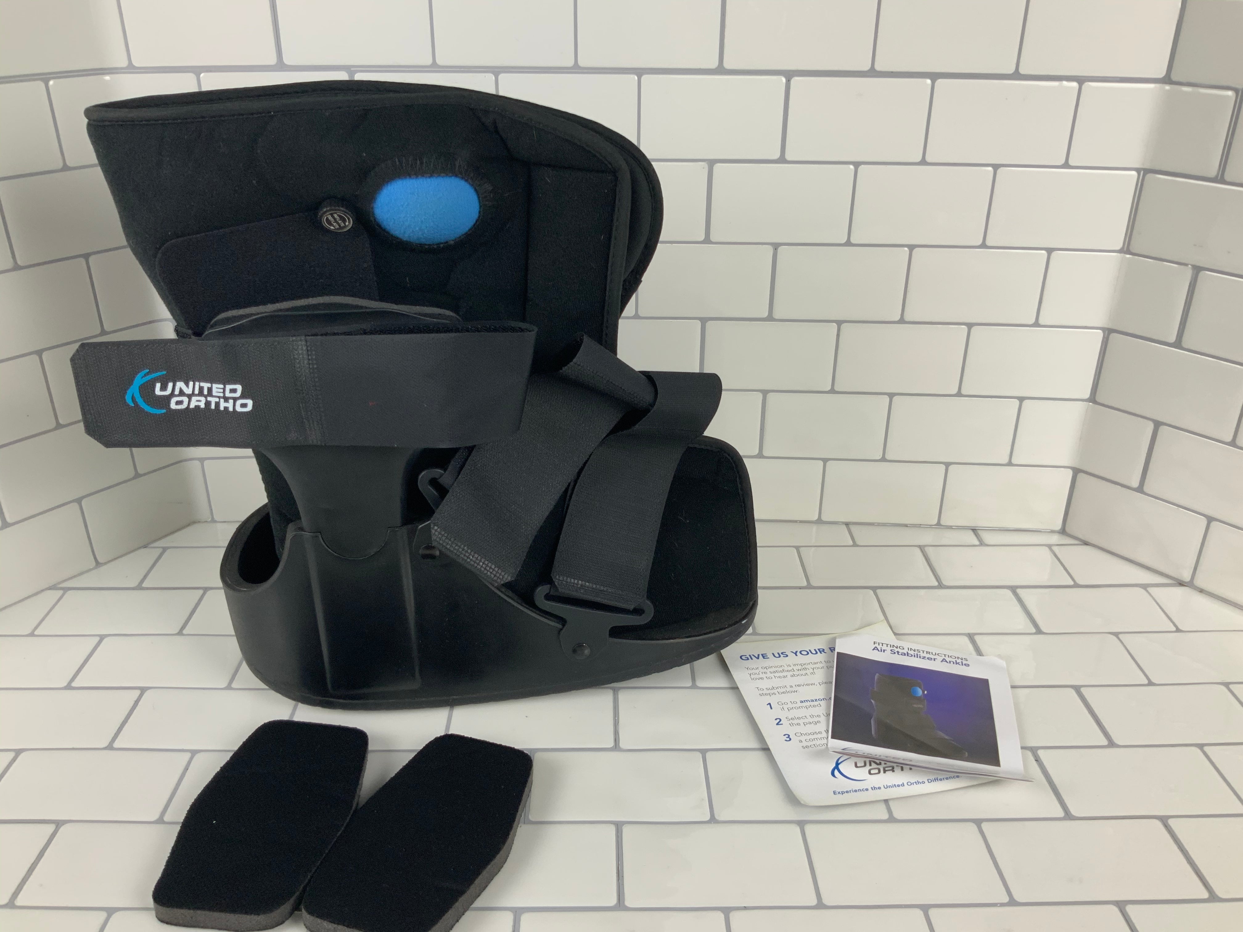 United Ortho Short Air Cam Walker Fracture Boot, Medium, Black (6934739615927)